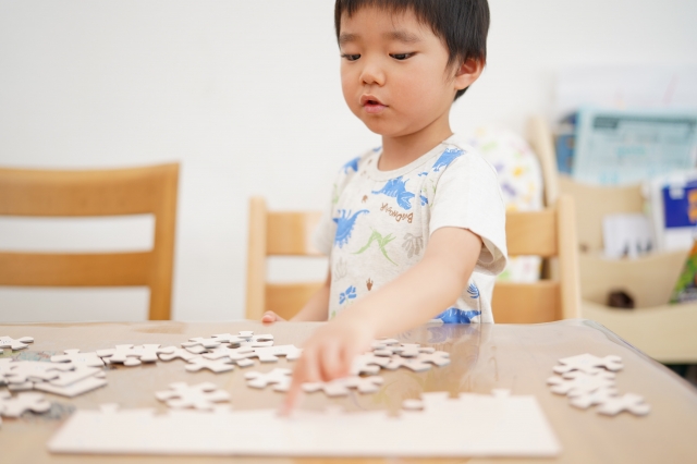 幼い年齢で非認知能力を鍛える子ども